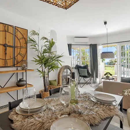 Vivi Homes - Mirazul Beachfront In Calahonda Apartment *